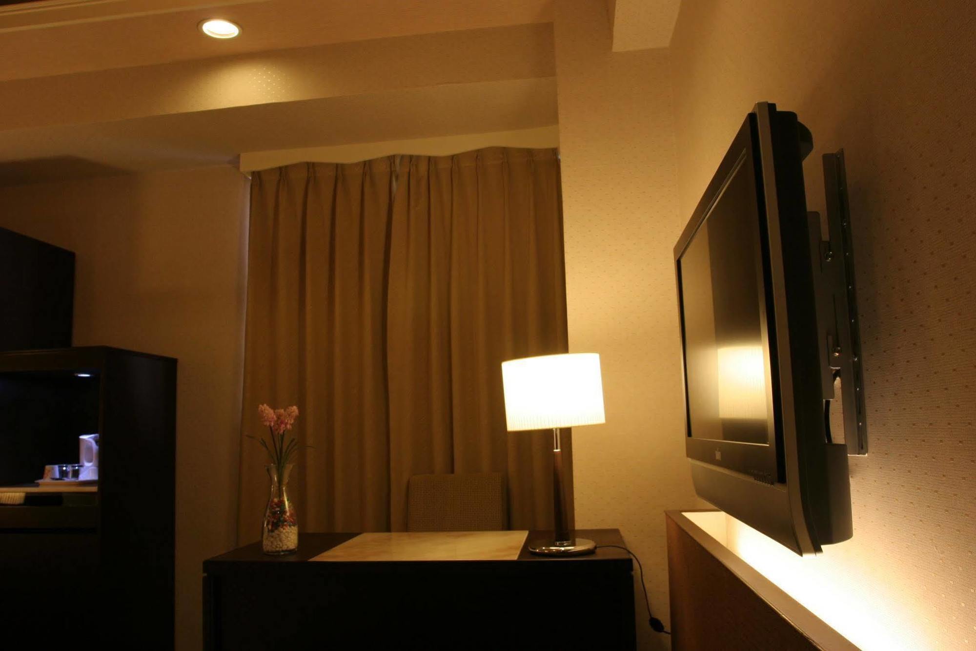 Dlinn Hotel Taichung Extérieur photo